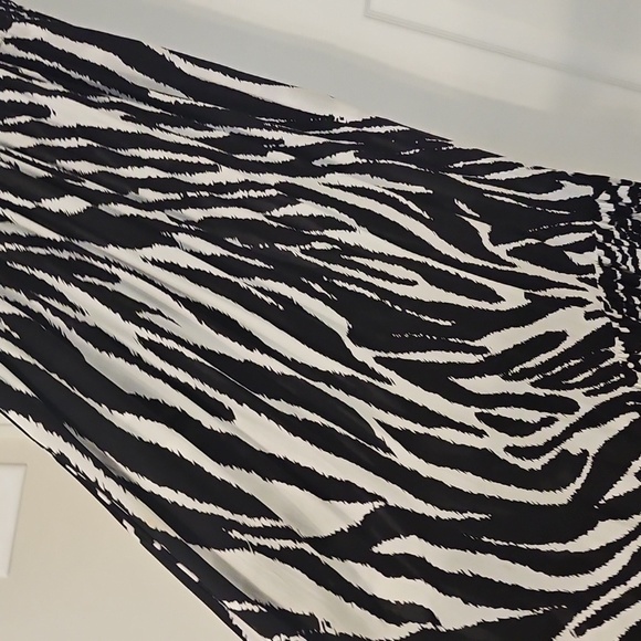 Calvin Klein Monochrome Zebra Print Dress - Picture 3 of 10